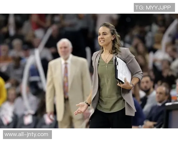 哈蒙执教王牌四年三夺总冠军成就WNBA传奇教练之路